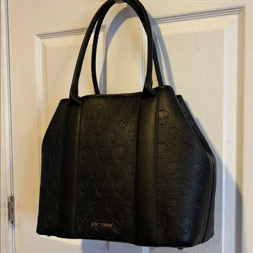 BNWT BETSEY JOHNSON XOSTUDDY Black Skull Embossed Large Tote Bag - Picture 6 of 6
